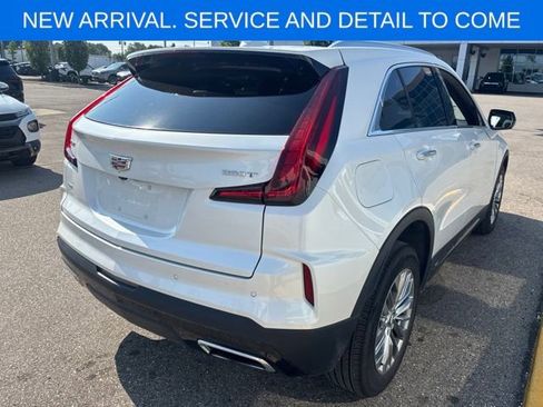 Used 2024 Cadillac XT4 Premium Luxury w/ Cold Weather Package AWD/4WD image 7