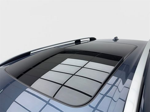 Used 2018 Volvo XC90 T5 Momentum w/ Convenience Package image 17