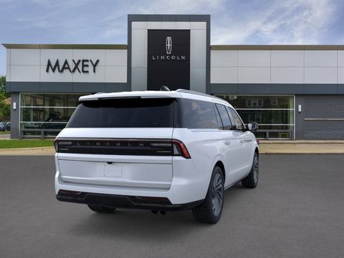 New 2026 Lincoln Navigator L Reserve AWD/4WD image 8