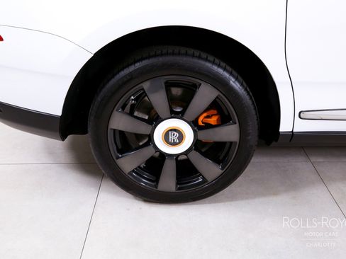 Used 2020 Rolls-Royce Cullinan AWD/4WD image 42