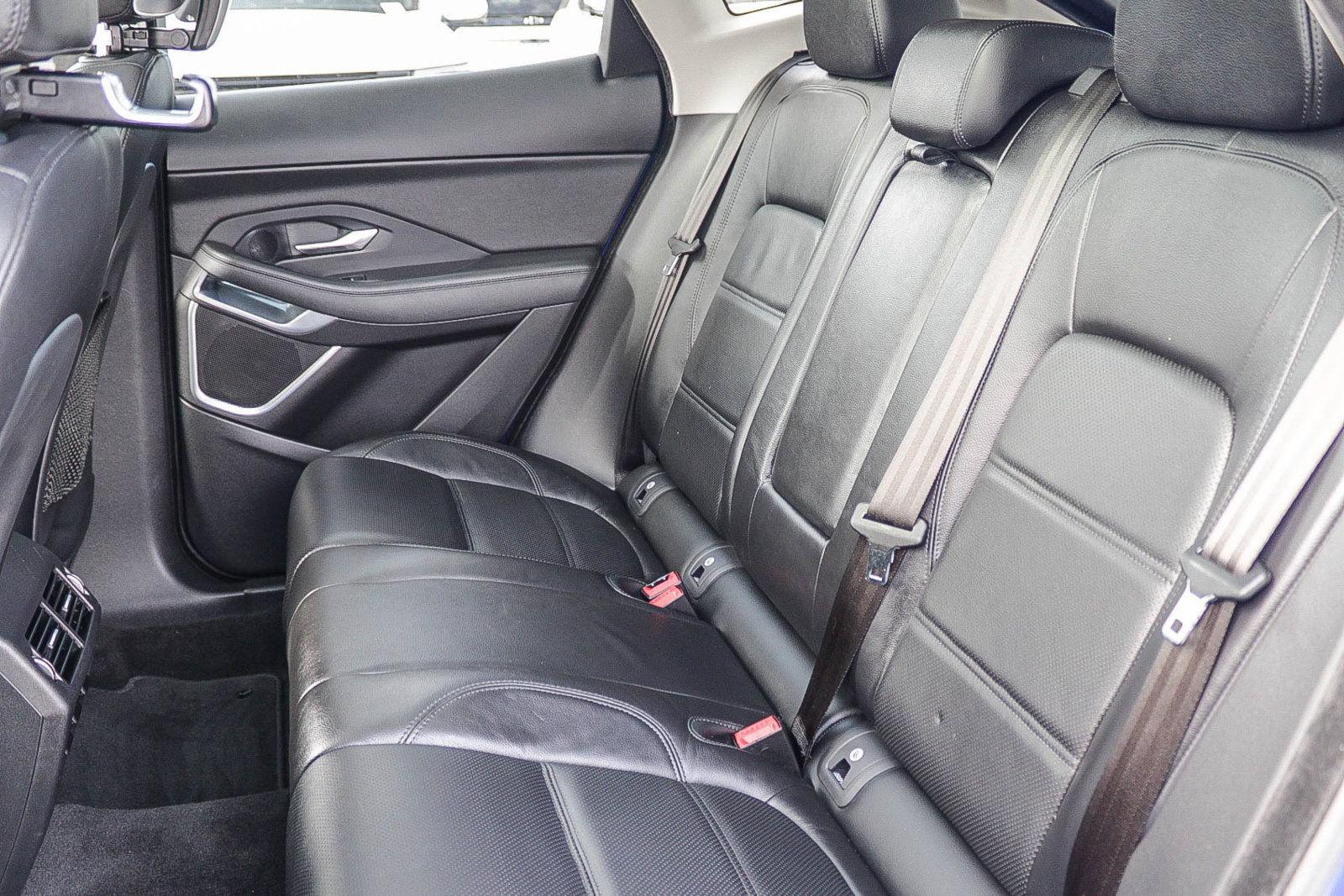 Used 2019 Jaguar E-PACE SE AWD/4WD image 18