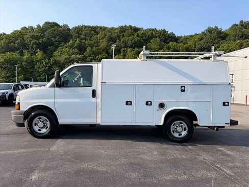 Used 2019 Chevrolet Express 3500 w/ Power Convenience Package RWD image 15