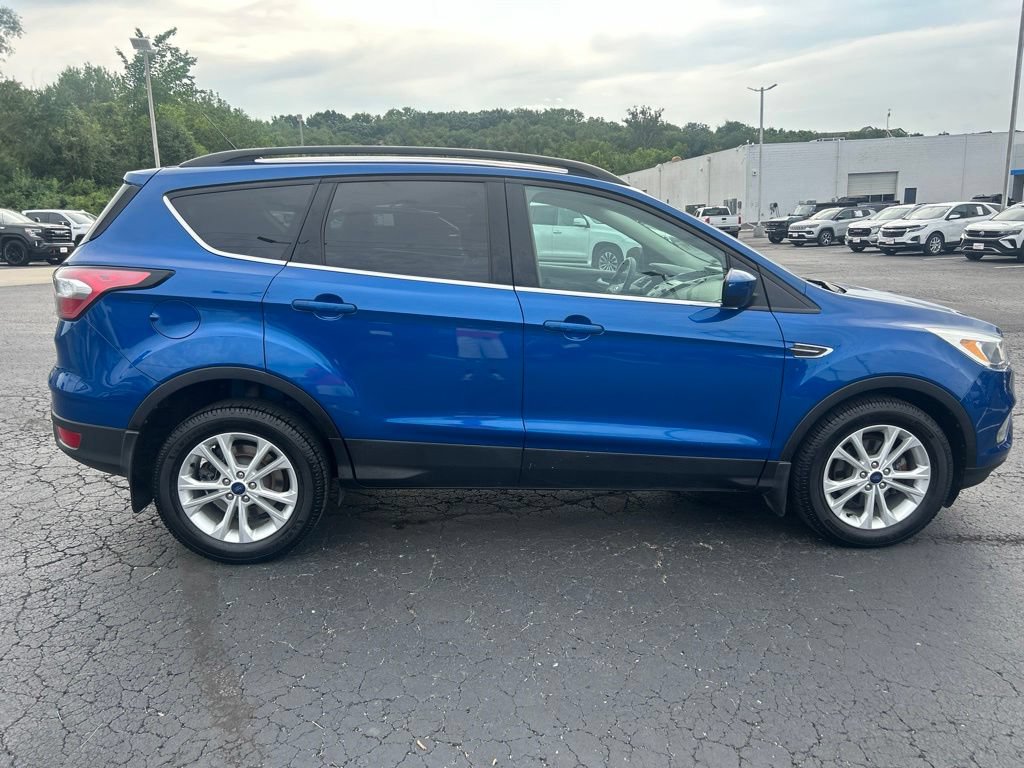 Used 2018 Ford Escape SE w/ Ford Safe & Smart Package FWD image 4