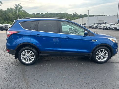 Used 2018 Ford Escape SE w/ Ford Safe & Smart Package FWD image 4
