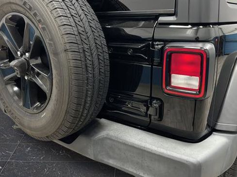 Used 2022 Jeep Wrangler Unlimited Sport image 35