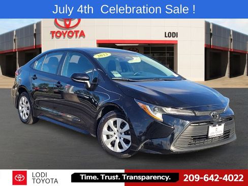 Used 2023 Toyota Corolla LE FWD image 1