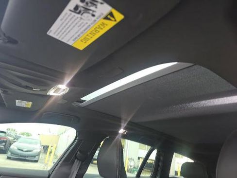 Used 2021 Volvo V60 T6 R-Design w/ Advanced Package FWD image 8