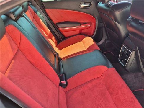 Used 2018 Dodge Charger R/T Scat Pack RWD image 18