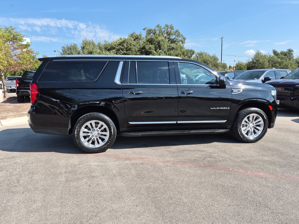 Used 2023 GMC Yukon XL SLT w/ Max Trailering Package AWD/4WD image 10