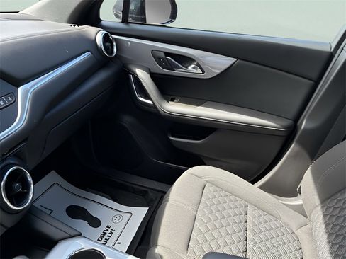 Used 2022 Chevrolet Blazer LT image 30