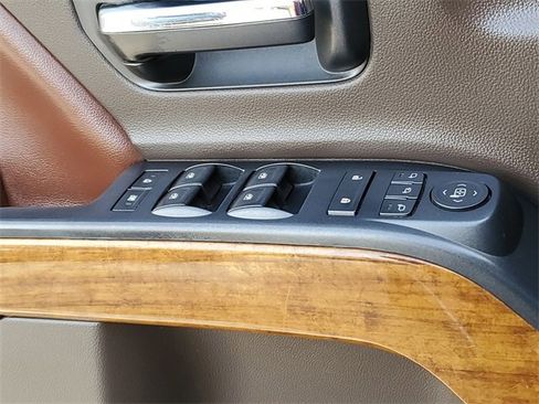Used 2016 Chevrolet Silverado 1500 High Country w/ High Country Premium Package image 24