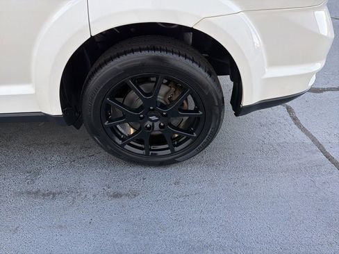 Used 2019 Dodge Journey SE FWD image 15