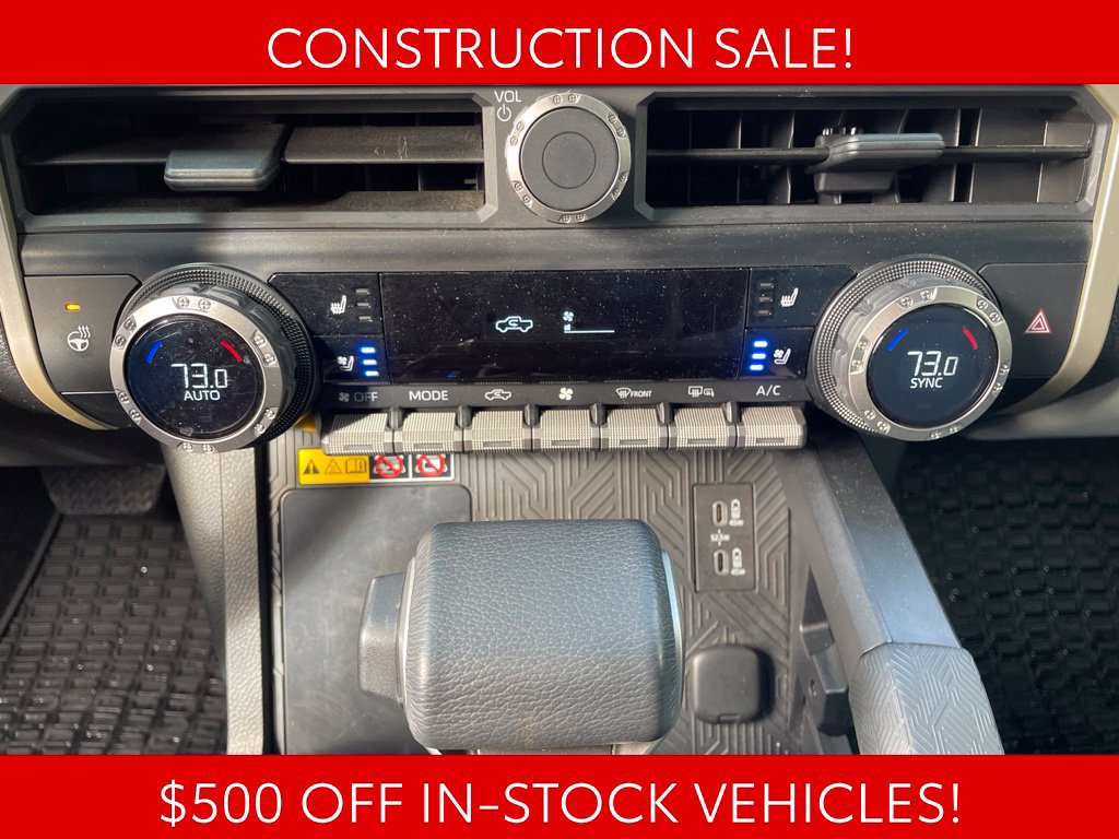 Used 2025 Toyota Tacoma Limited AWD/4WD image 27
