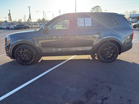 Used 2022 Kia Telluride EX w/ EX Premium Package image 4