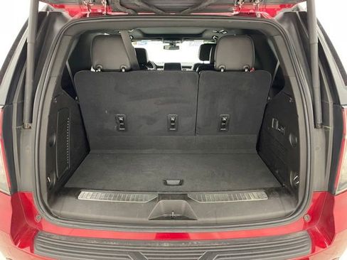 Used 2021 Chevrolet Tahoe Z71 w/ Luxury Package AWD/4WD image 11