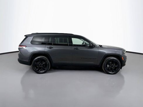 Used 2023 Jeep Grand Cherokee L Limited w/ Black Appearance Package AWD/4WD image 14