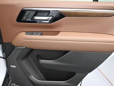 New 2026 Chevrolet Tahoe High Country AWD/4WD image 36