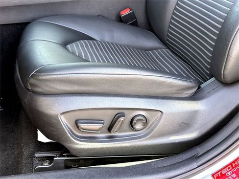 Used 2024 Toyota Camry SE w/ Convenience Package image 12