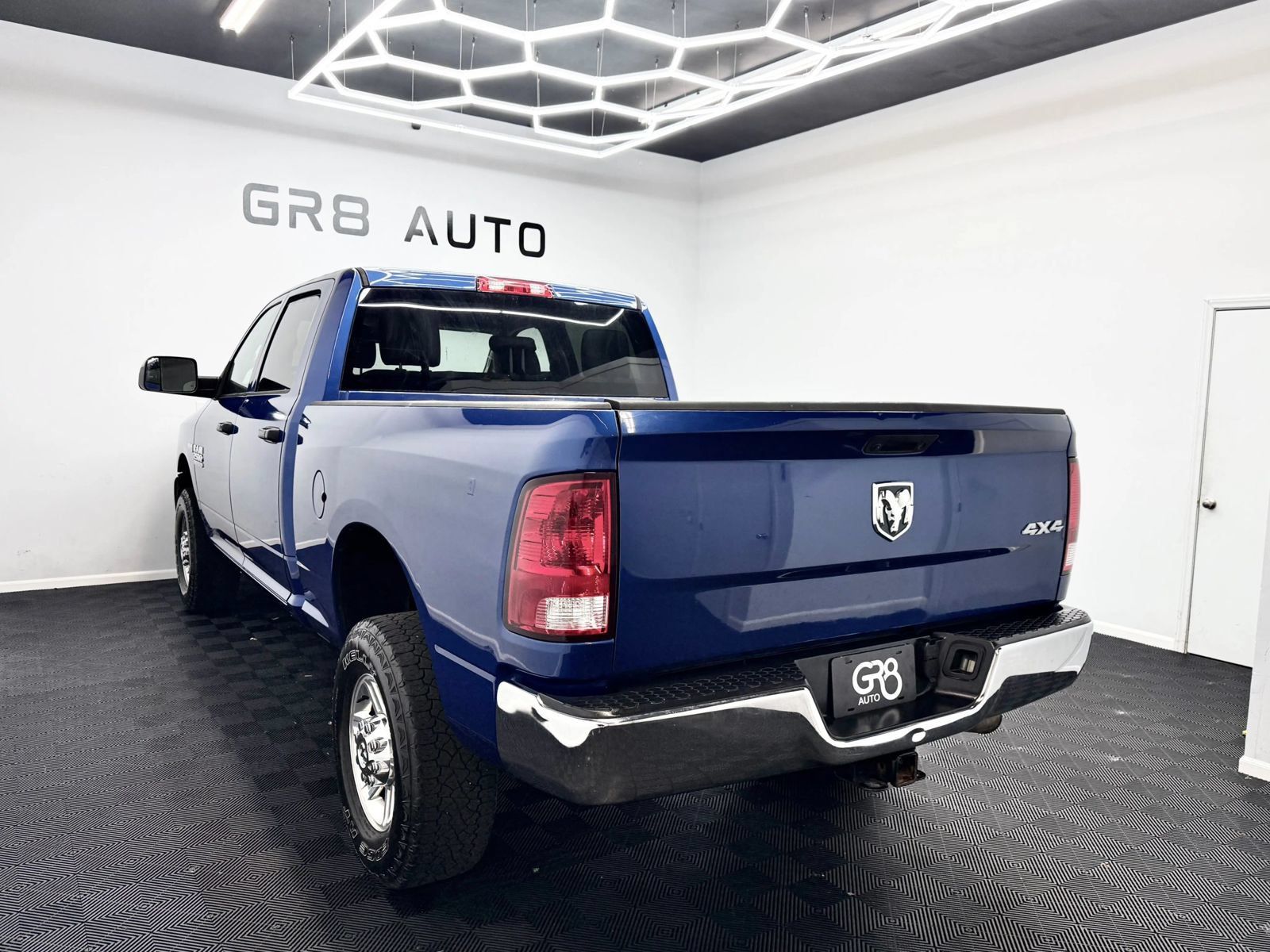 Used 2018 RAM 2500 Tradesman w/ Chrome Appearance Group AWD/4WD image 5