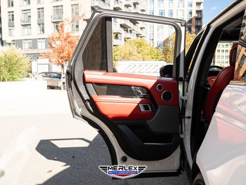 Used 2019 Land Rover Range Rover Autobiography image 46