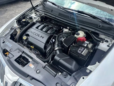Used 2011 Lincoln MKS FWD image 66