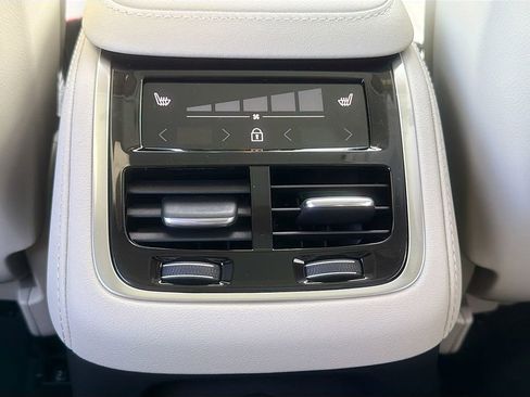 New 2026 Volvo XC90 T8 Ultra w/ Protection Package Premier image 27