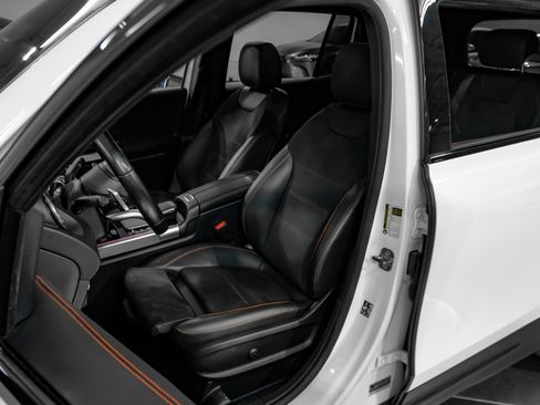 Used 2023 Mercedes-Benz GLB 250 image 38