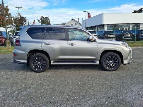 Used 2023 Lexus GX 460 Premium w/ Accessory Package AWD/4WD image 10