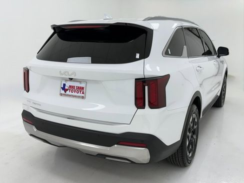Used 2024 Kia Sorento S image 40