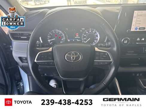 Used 2023 Toyota Highlander XLE FWD image 16