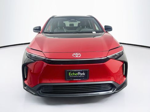 Used 2025 Toyota bZ4X FWD image 2