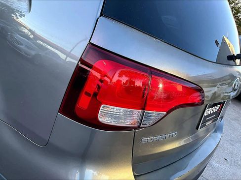 Used 2014 Kia Sorento LX image 26