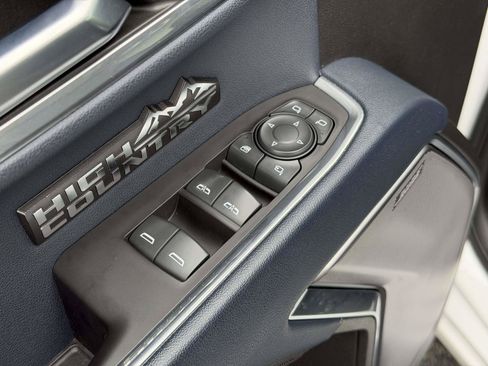 Used 2023 Chevrolet Silverado 1500 High Country w/ High Country Premium Package AWD/4WD image 7