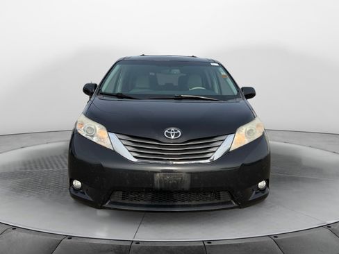 Used 2014 Toyota Sienna XLE image 6