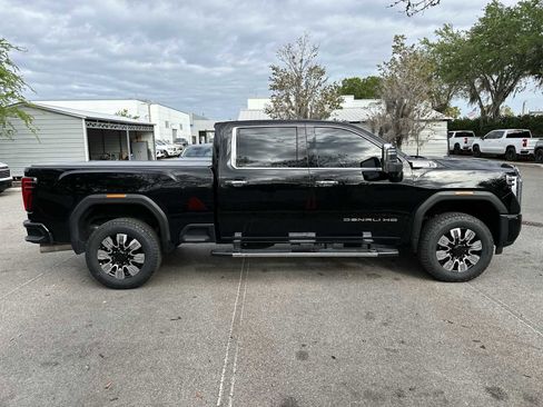 Certified 2024 GMC Sierra 2500 Denali w/ Technology Package AWD/4WD image 8