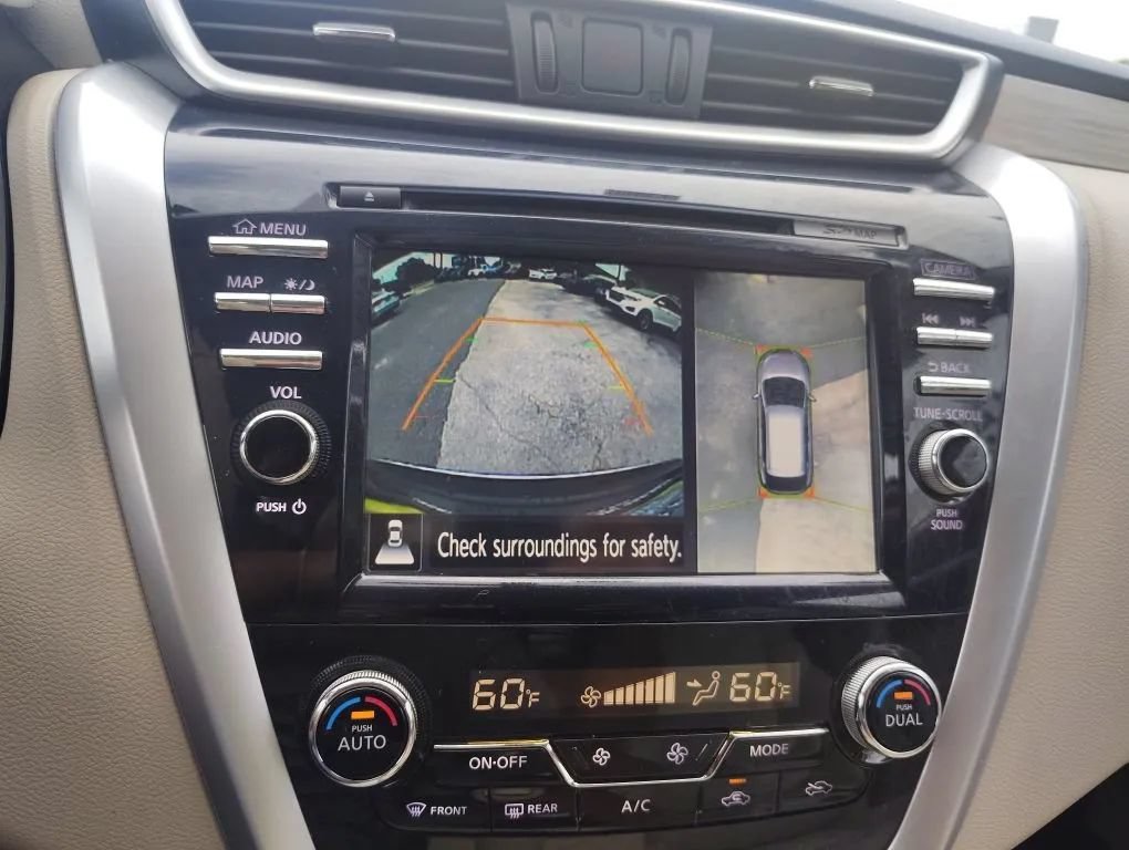 Used 2016 Nissan Murano SL AWD/4WD image 16
