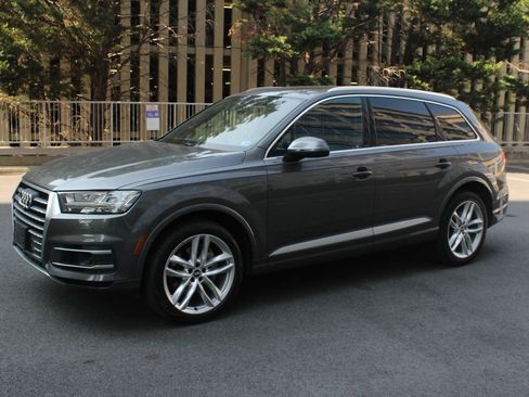 Used 2018 Audi Q7 3.0T Prestige AWD/4WD image 12
