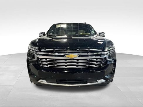 Used 2024 Chevrolet Suburban Premier w/ Premium Package AWD/4WD image 2