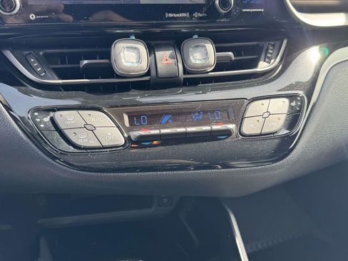 Used 2019 Toyota C-HR Limited FWD image 30