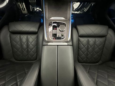 Used 2024 BMW X7 xDrive40i w/ M Sport Package AWD/4WD image 14