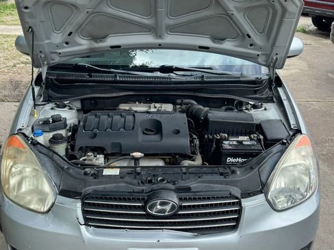 Used 2010 Hyundai Accent GLS FWD image 10