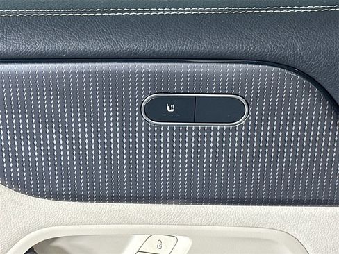 Certified 2022 Mercedes-Benz GLB 250 image 11