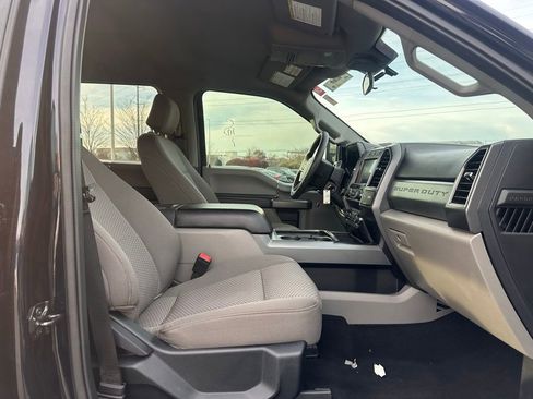 Used 2021 Ford F250 XLT w/ XLT Premium Package image 11