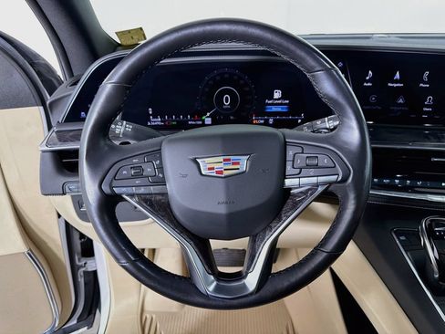 Used 2021 Cadillac Escalade ESV Premium Luxury w/ LPO, Illumination Package AWD/4WD image 13