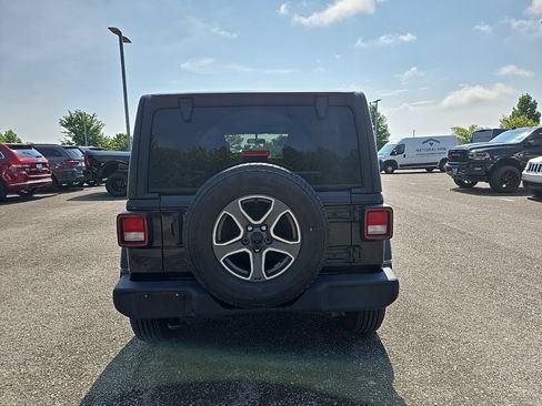 Used 2022 Jeep Wrangler Unlimited Sport AWD/4WD image 6