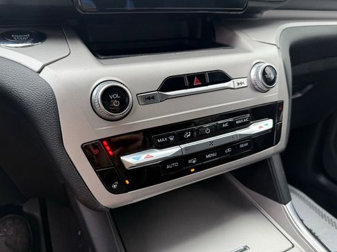 Used 2023 Ford Explorer XLT w/ Equipment Group 202A image 29