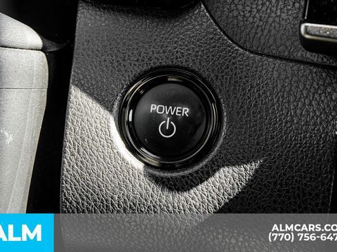 Used 2025 Toyota Camry SE image 32