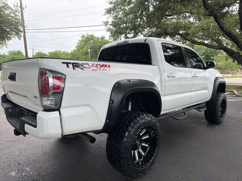 Used 2020 Toyota Tacoma TRD Sport AWD/4WD image 7