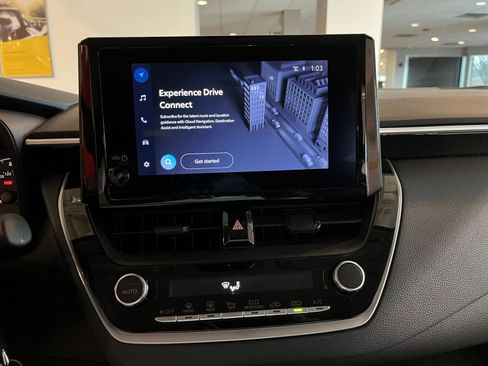 Used 2025 Toyota Corolla LE image 17