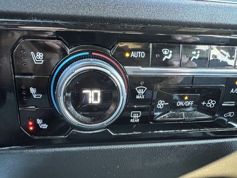 Used 2024 Chevrolet Silverado 2500 LTZ w/ LTZ Convenience Package image 46